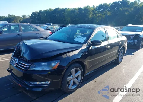 2015 Volkswagen Passat S z USA, uszkodzony, nr VIN 1VWAT7A37FC102400